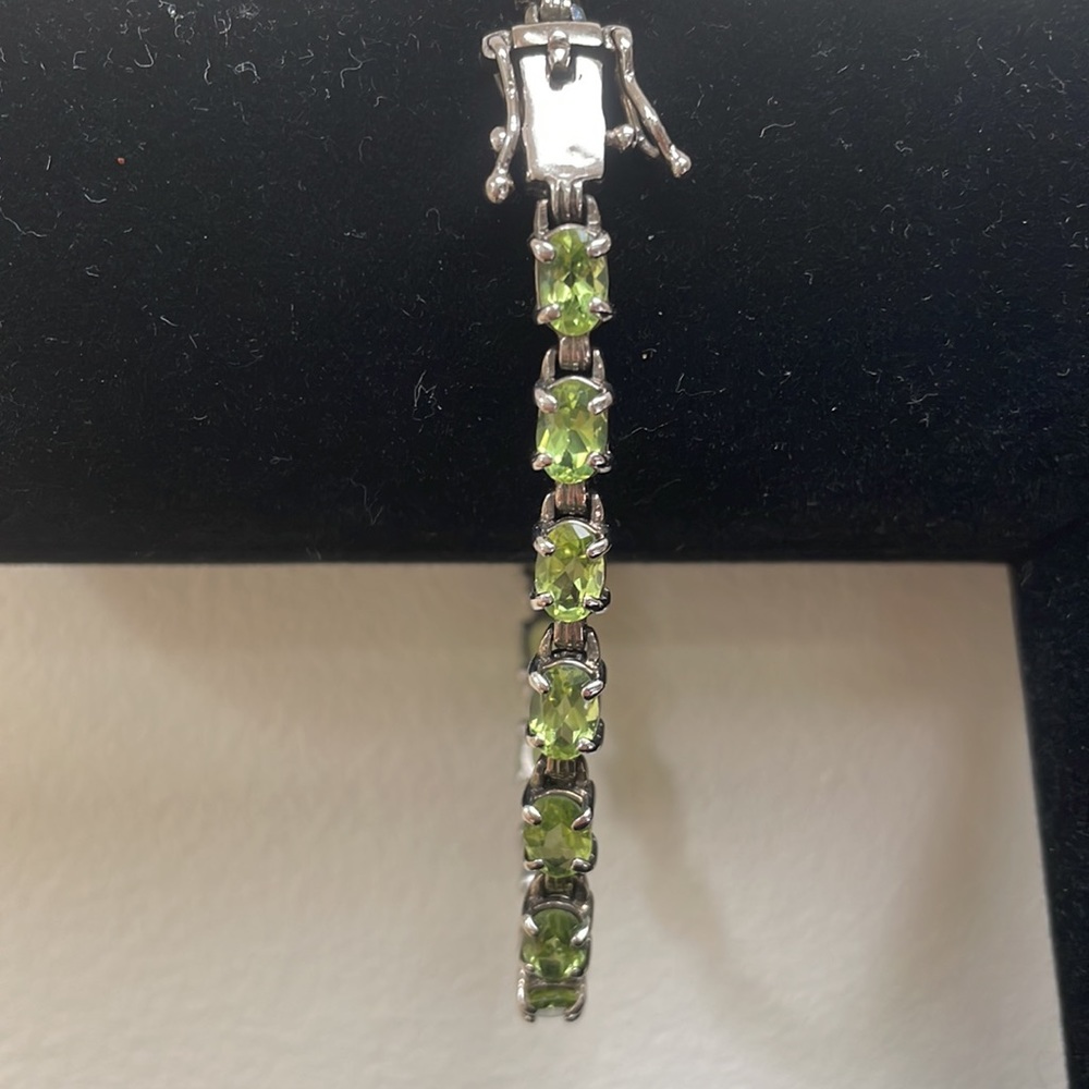 VINTAGE PERIDOT SILVER TENNIS BRACELET - Picture 4 of 11